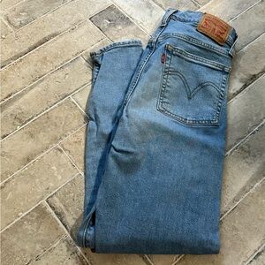 Levi wedgie skinny 28